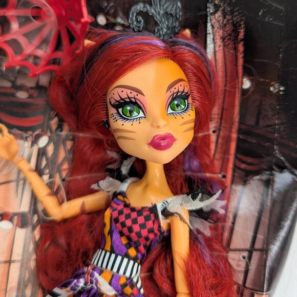 Monster High Freak Du Chic Toralei Stripe Wear Cat Doll Mattel NEW Box Seriously - Picture 2 of 10